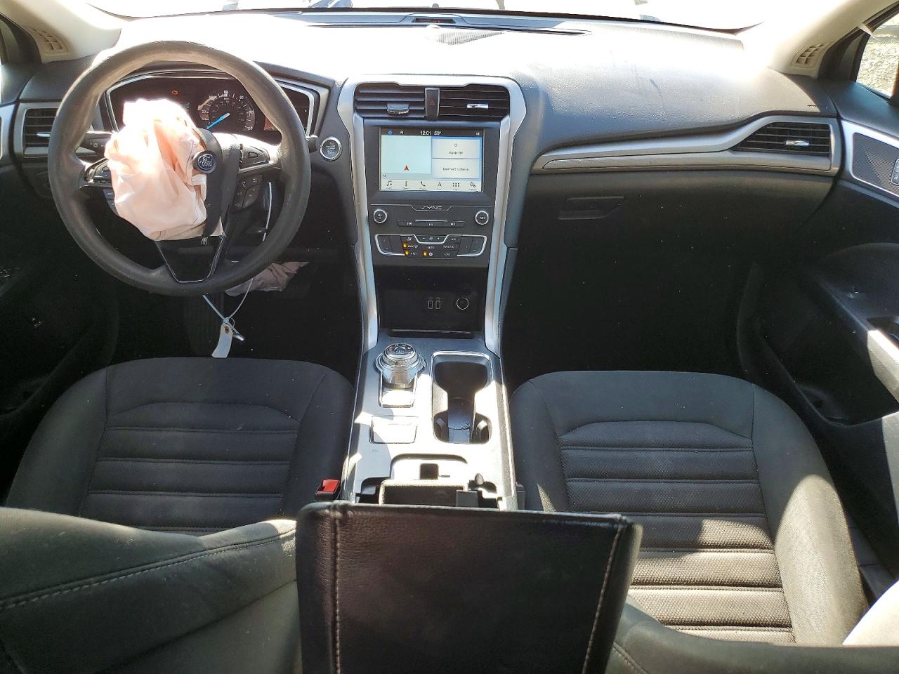 2019 FORD FUSION SE photo 16