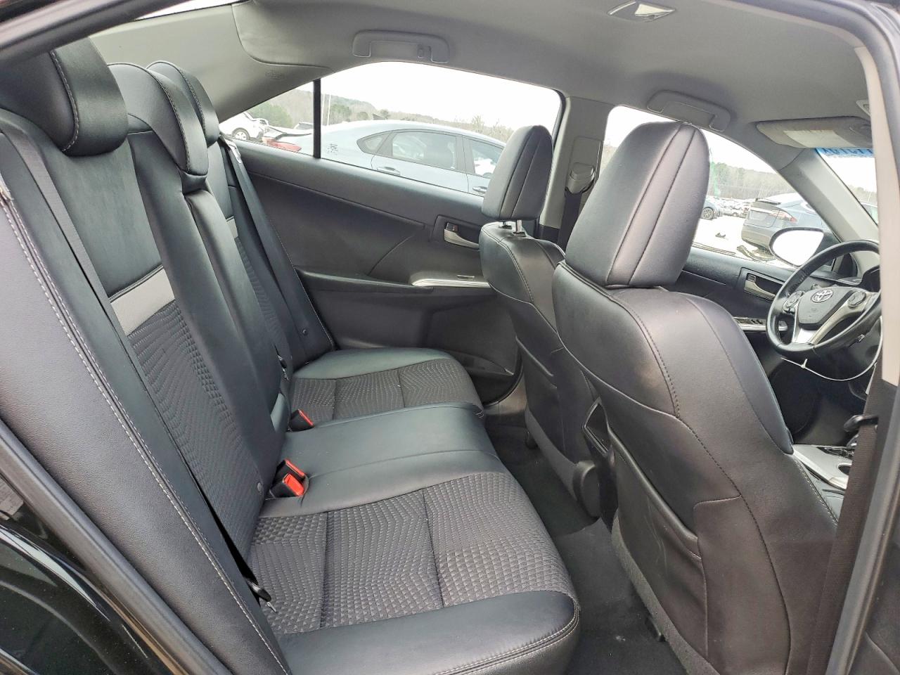 2014 TOYOTA CAMRY L photo 10