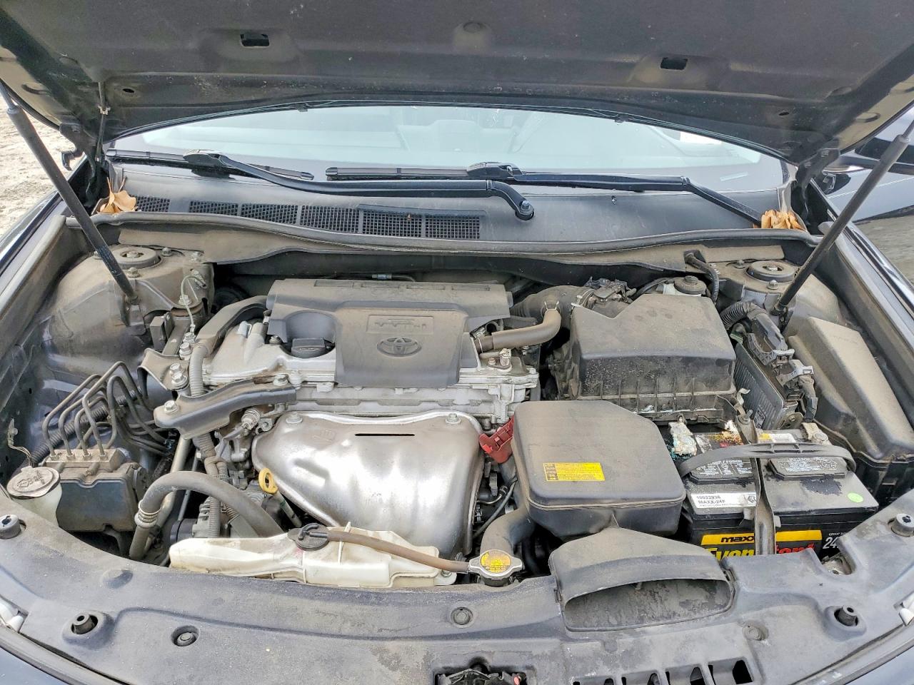 2014 TOYOTA CAMRY L photo 11