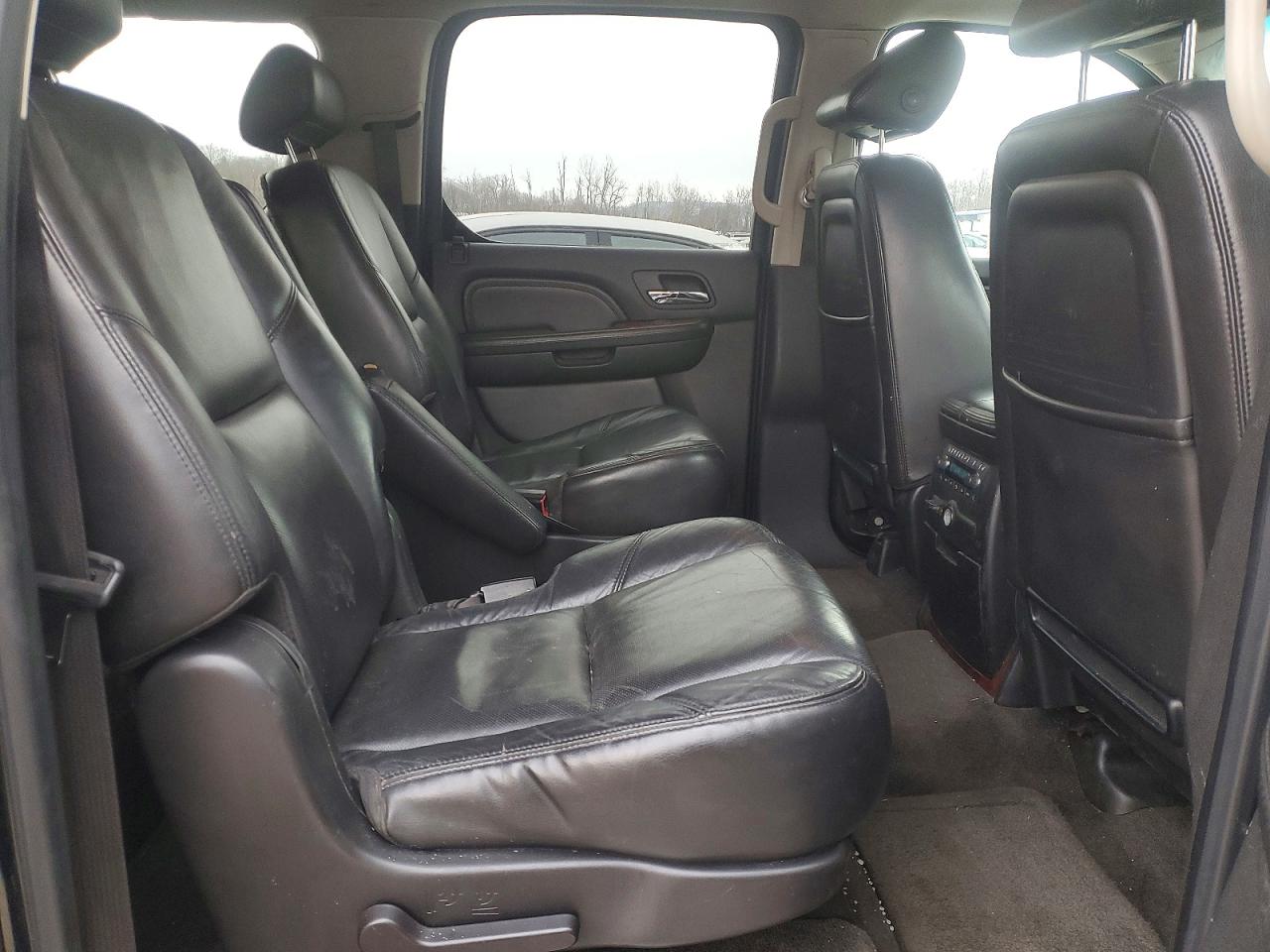 2008 CADILLAC ESCALADE ESV photo 11