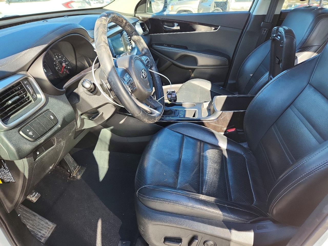 2017 KIA SORENTO photo 7
