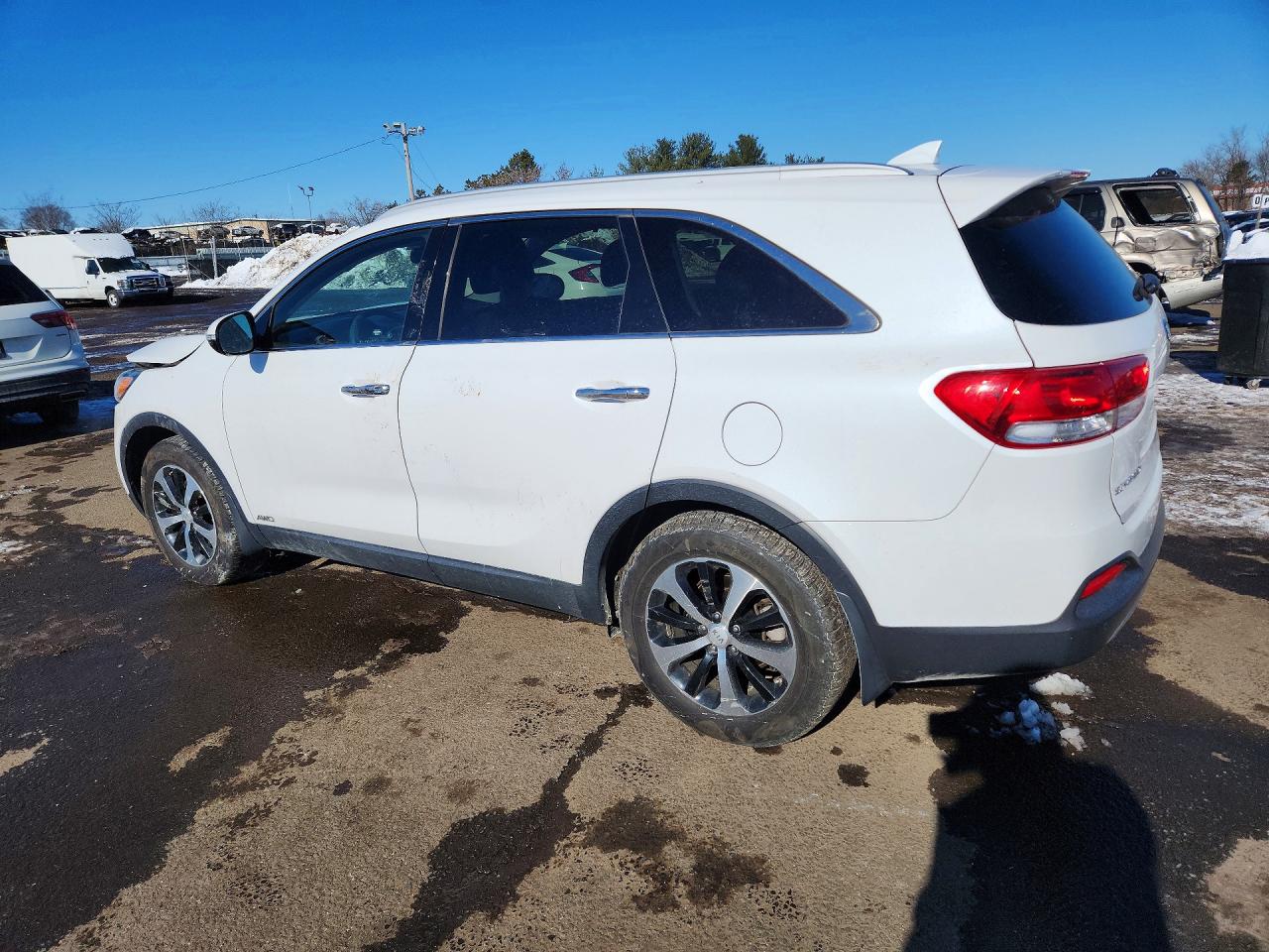 2017 KIA SORENTO photo 2