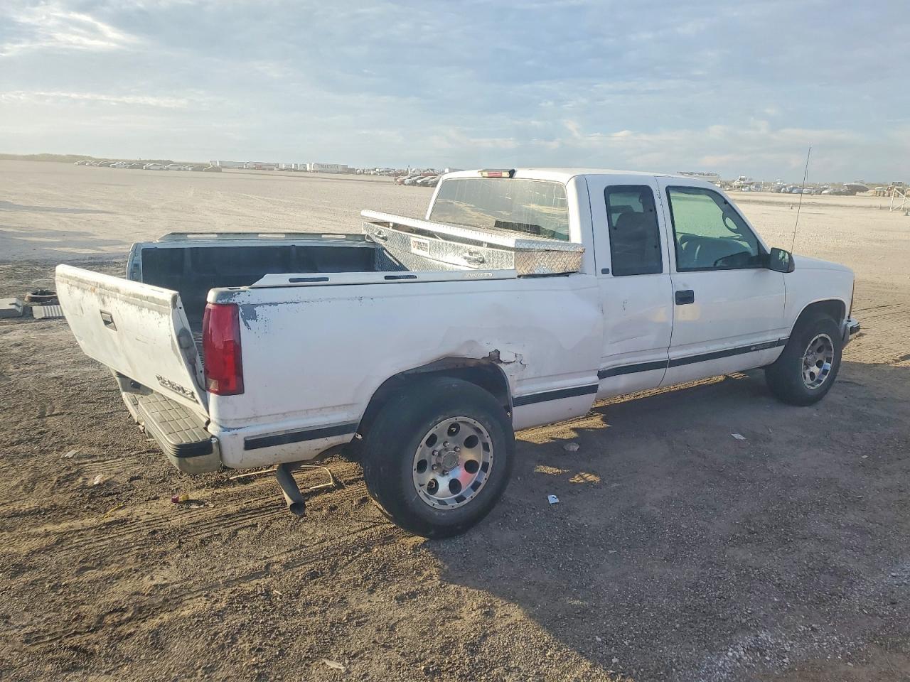 1998 CHEVROLET GMT-400 C1500 photo 3