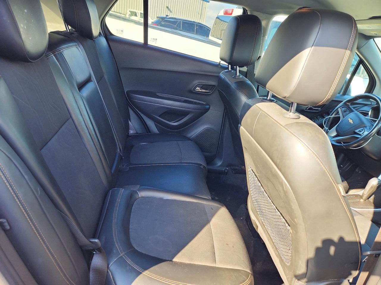 2018 CHEVROLET TRAX 1LT photo 11