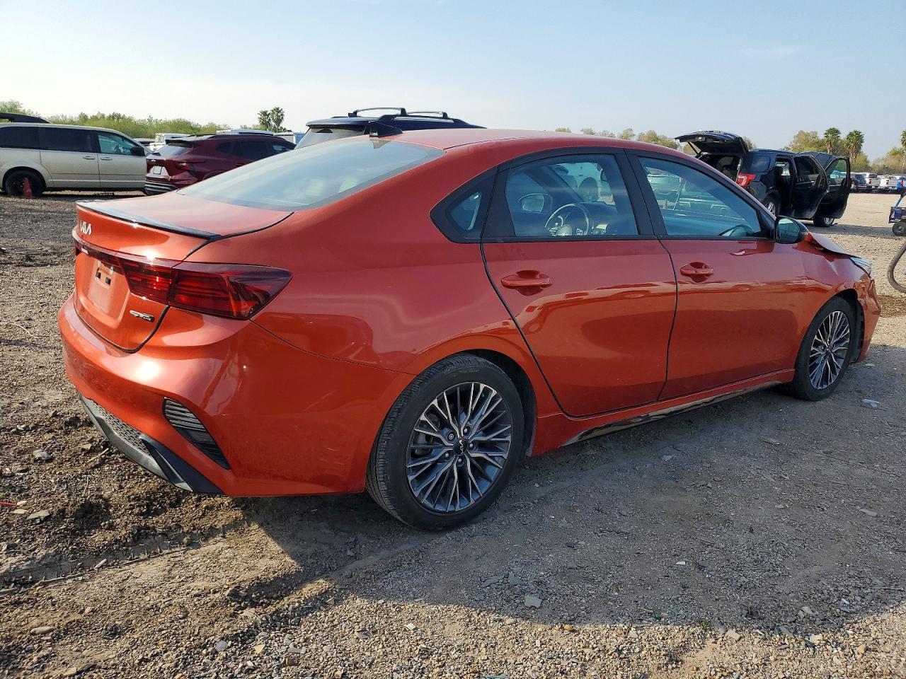 2023 KIA FORTE GT LINE photo 3