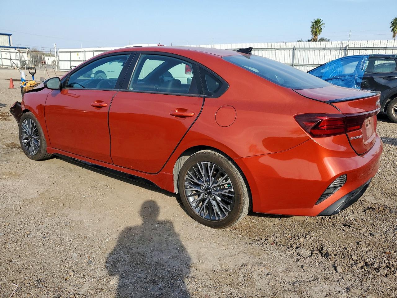 2023 KIA FORTE GT LINE photo 2