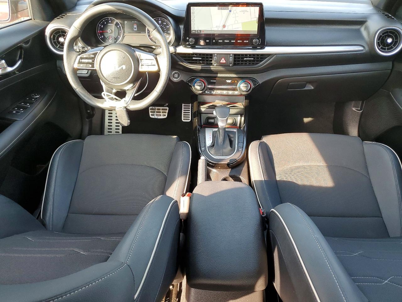 2023 KIA FORTE GT LINE photo 8