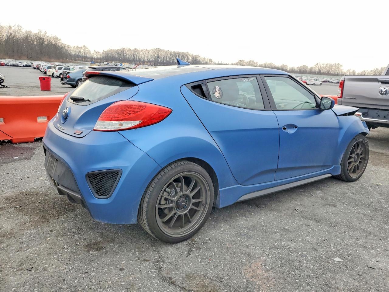 2016 HYUNDAI VELOSTER TURBO photo 5