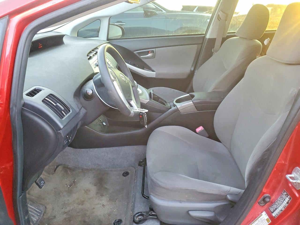 2013 TOYOTA PRIUS photo 7
