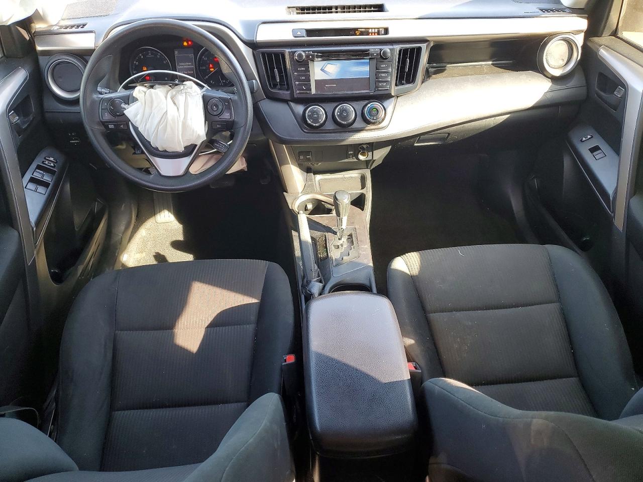2018 TOYOTA RAV4 LE photo 8
