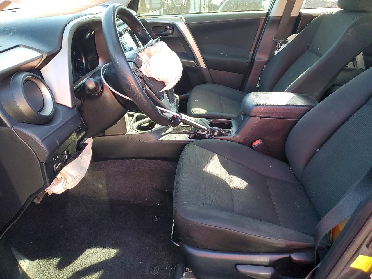 2018 TOYOTA RAV4 LE photo 7