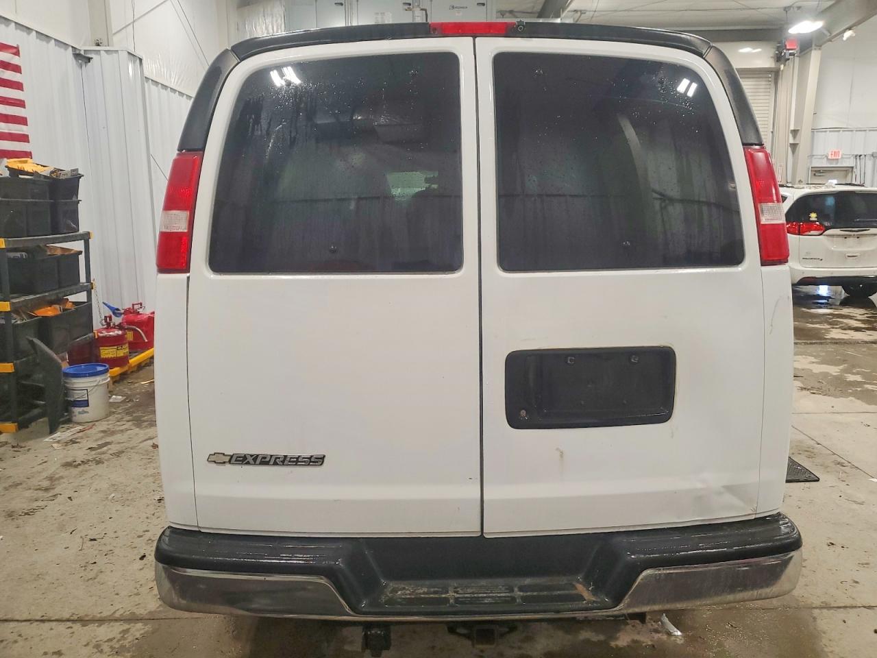 2017 CHEVROLET EXPRESS G3500 LT photo 6