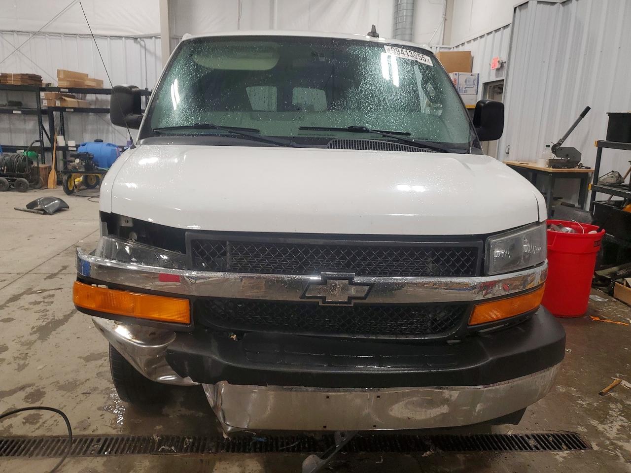 2017 CHEVROLET EXPRESS G3500 LT photo 5