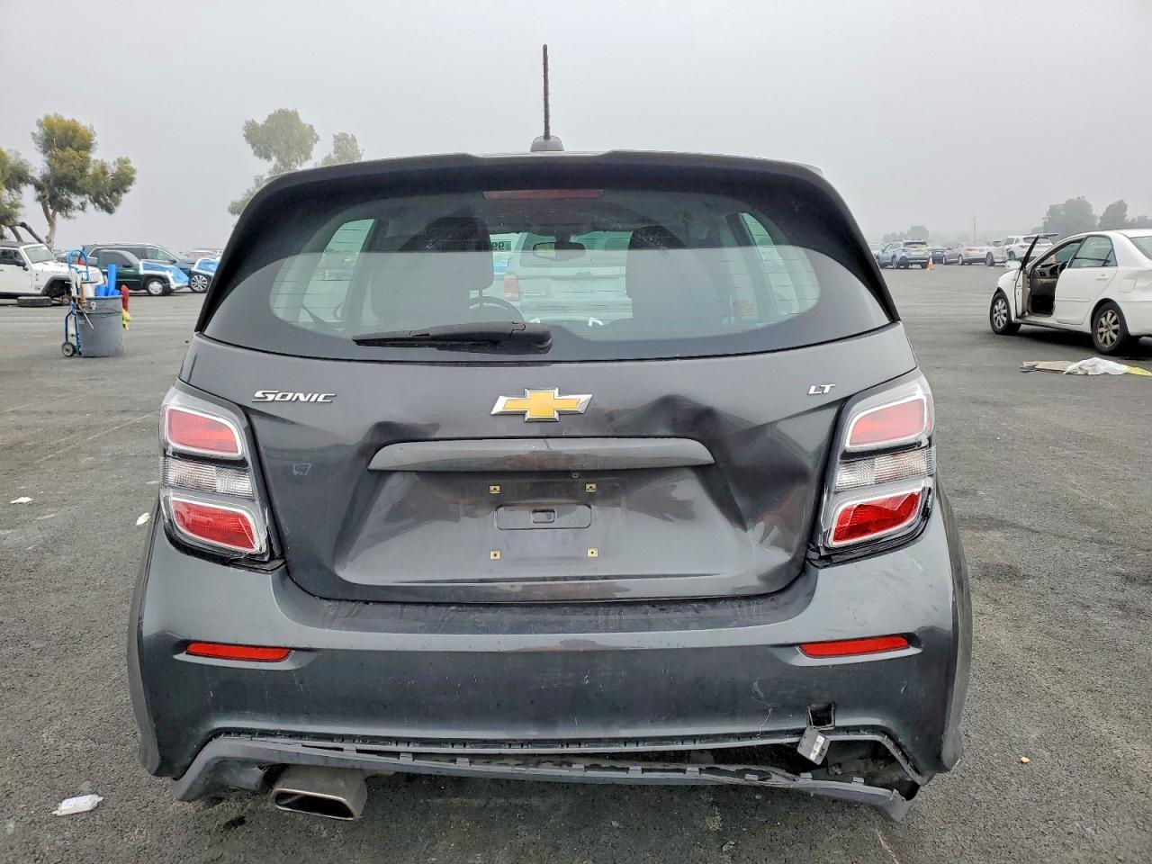 2017 CHEVROLET SONIC LT photo 6