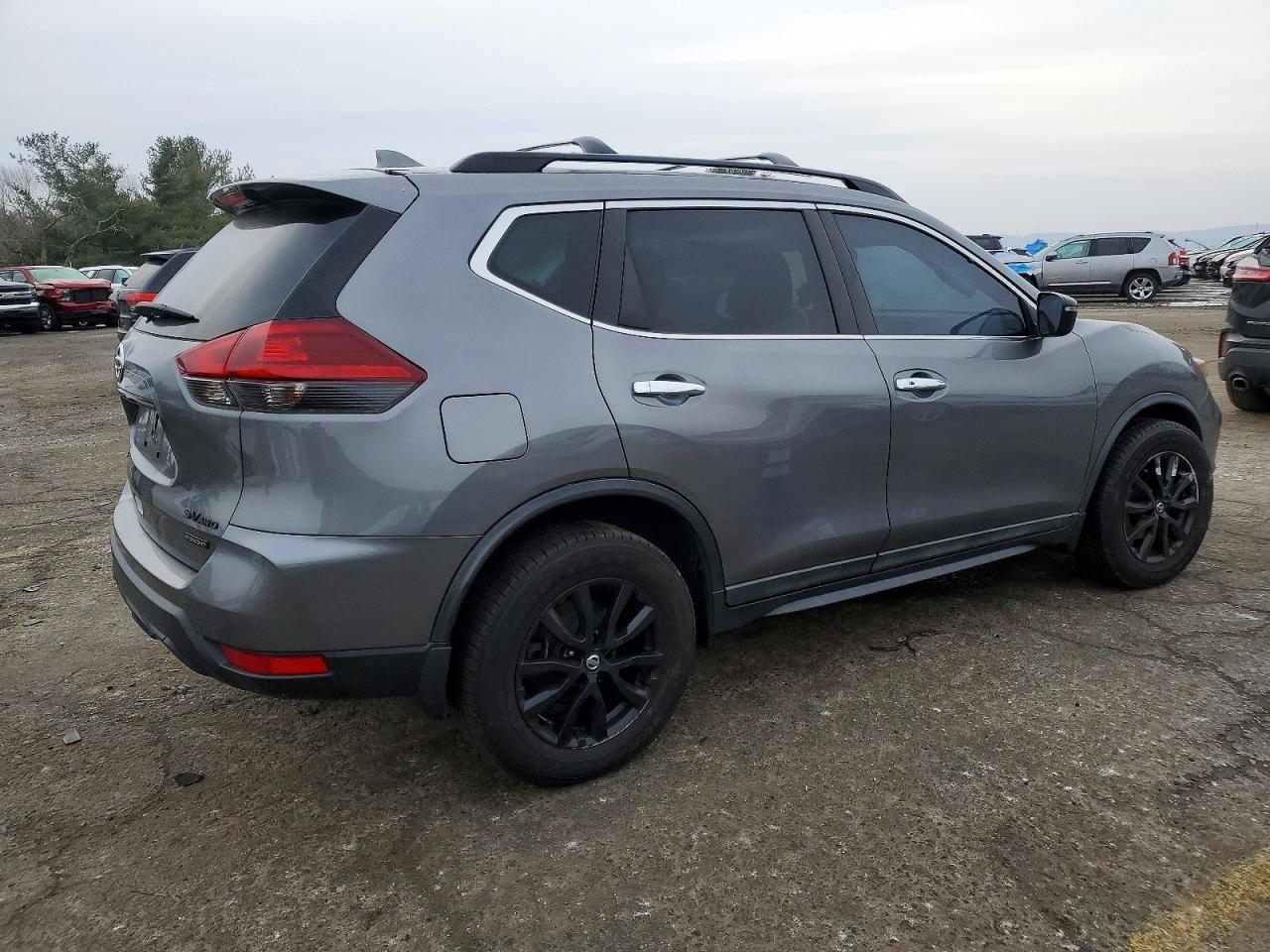 2018 NISSAN ROGUE S photo 3