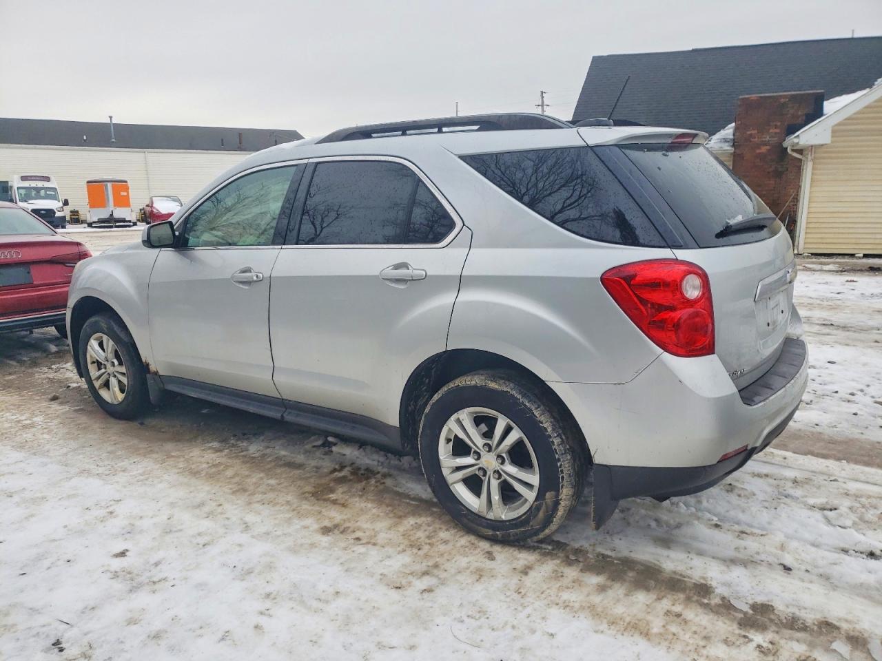 2015 CHEVROLET EQUINOX LT photo 2