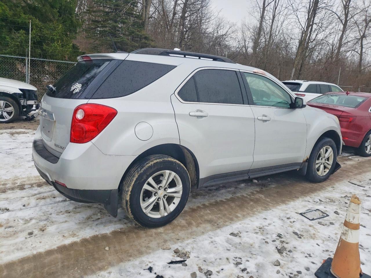 2015 CHEVROLET EQUINOX LT photo 3
