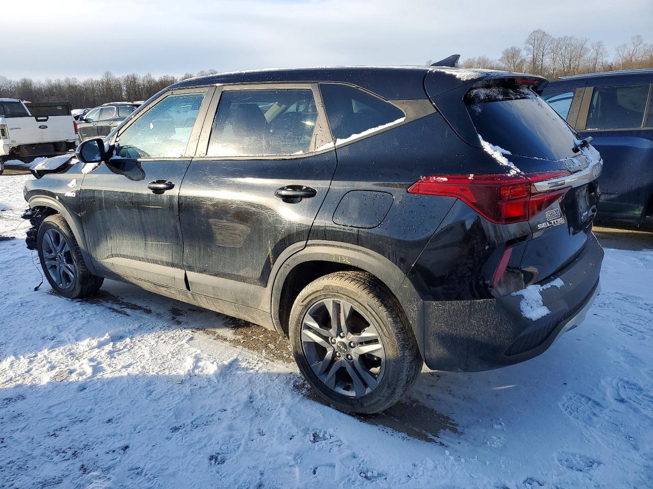 2023 KIA SELTOS LX photo 2
