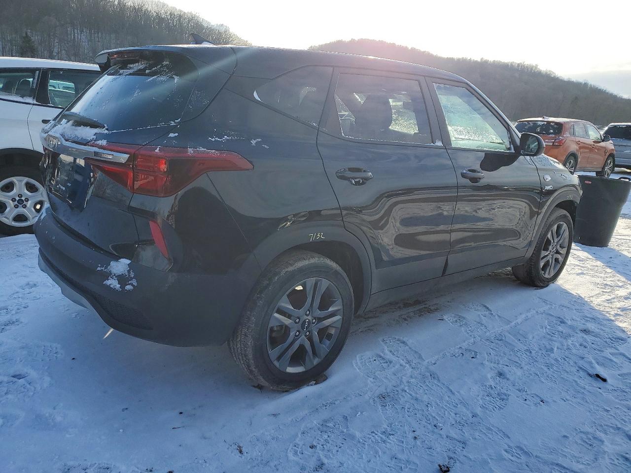 2023 KIA SELTOS LX photo 3