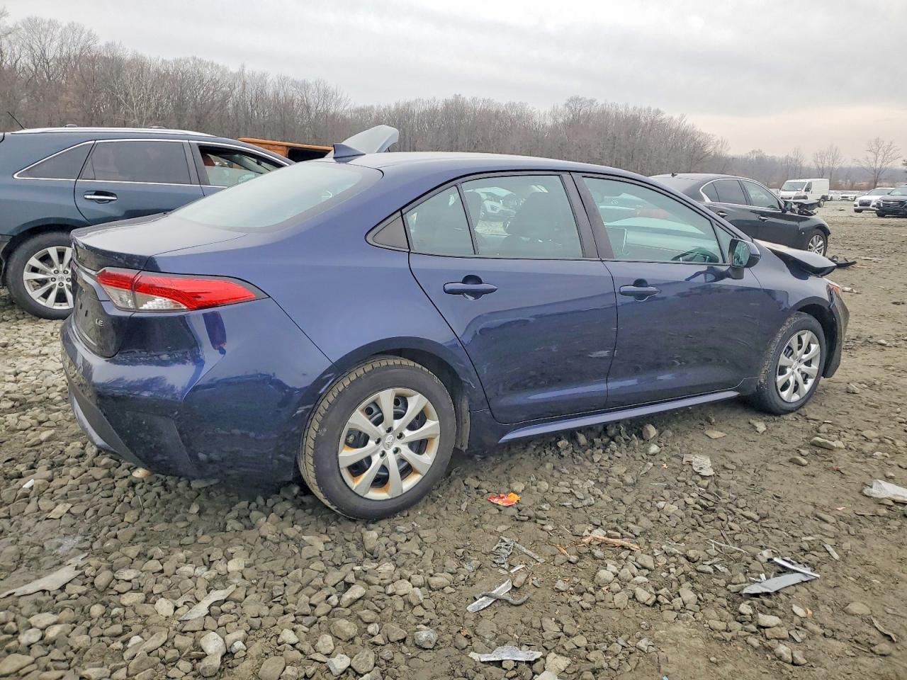 2020 TOYOTA COROLLA LE photo 3