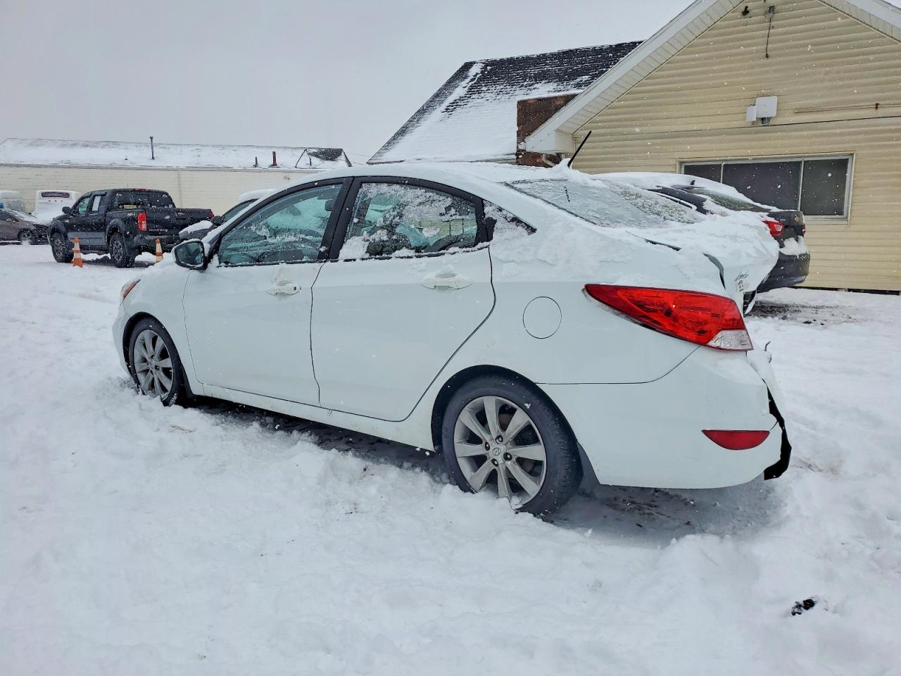 2012 HYUNDAI ACCENT GLS photo 2