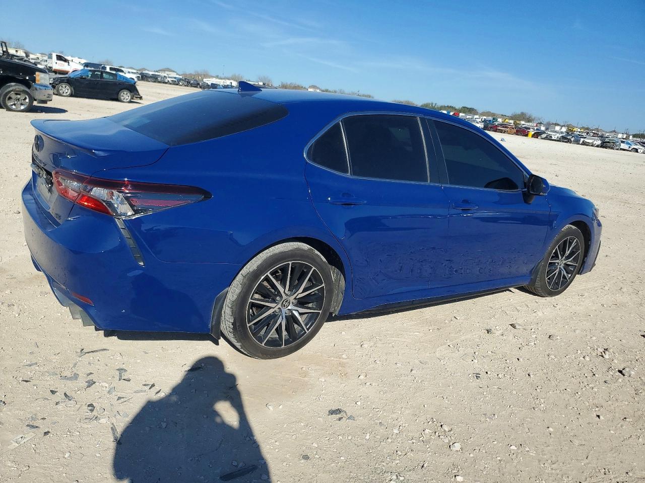 2023 TOYOTA CAMRY SE NIGHT SHADE photo 3