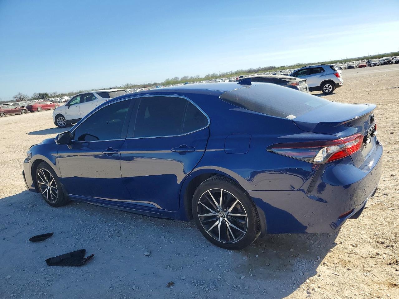 2023 TOYOTA CAMRY SE NIGHT SHADE photo 2