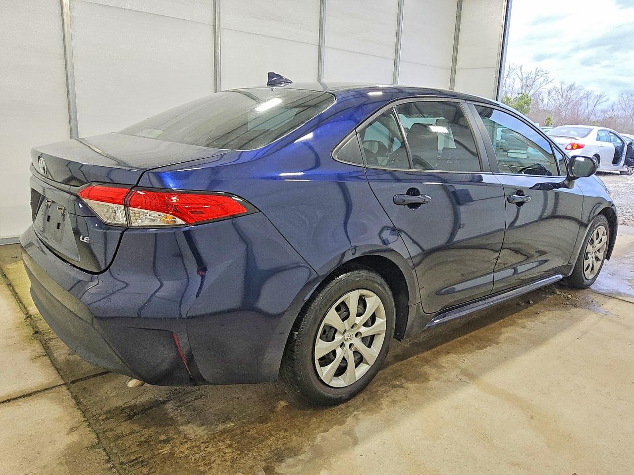 2024 TOYOTA COROLLA LE photo 3