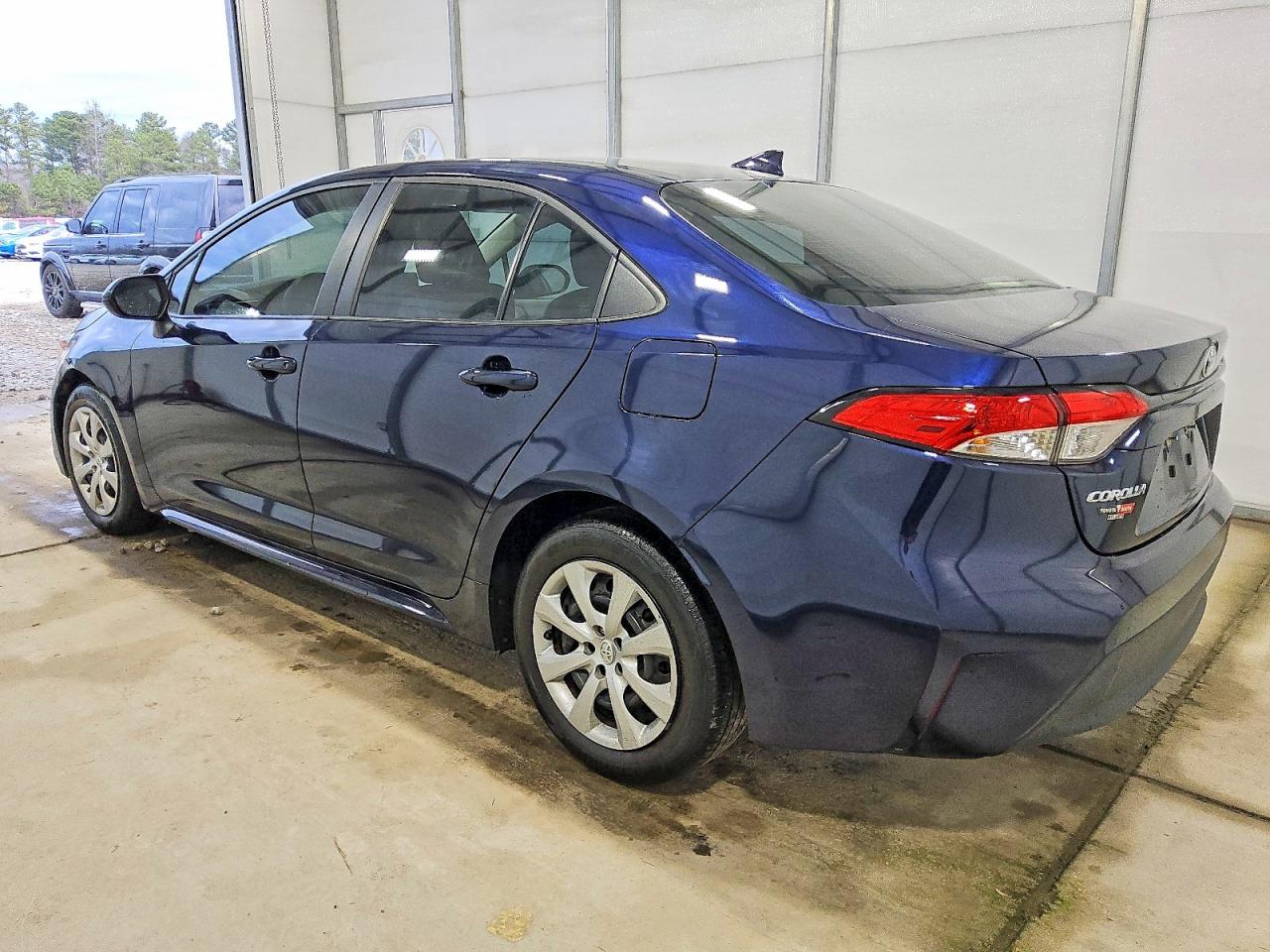 2024 TOYOTA COROLLA LE photo 2