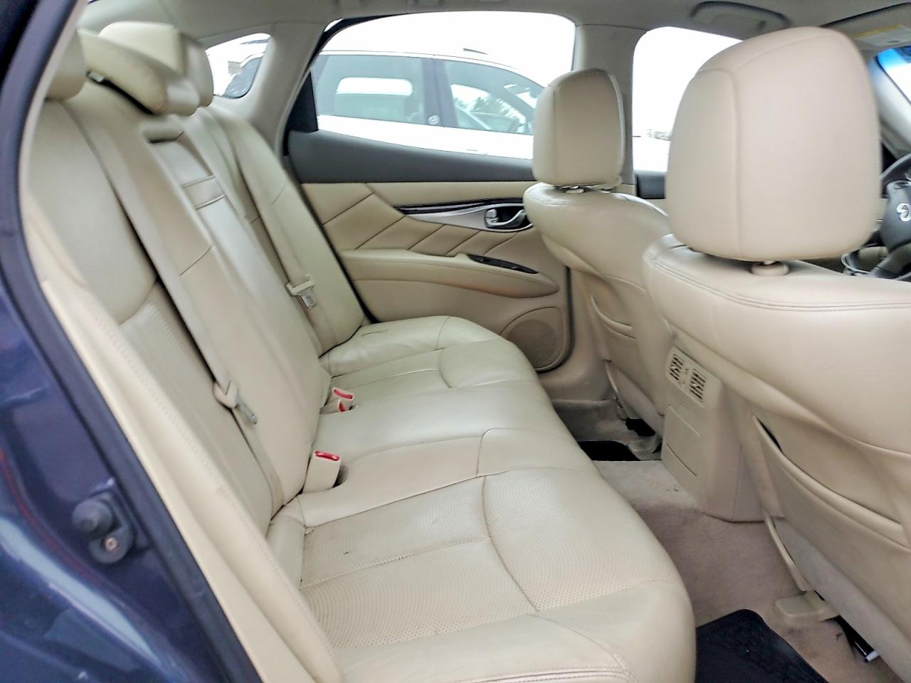 2011 INFINITI M37 X photo 19