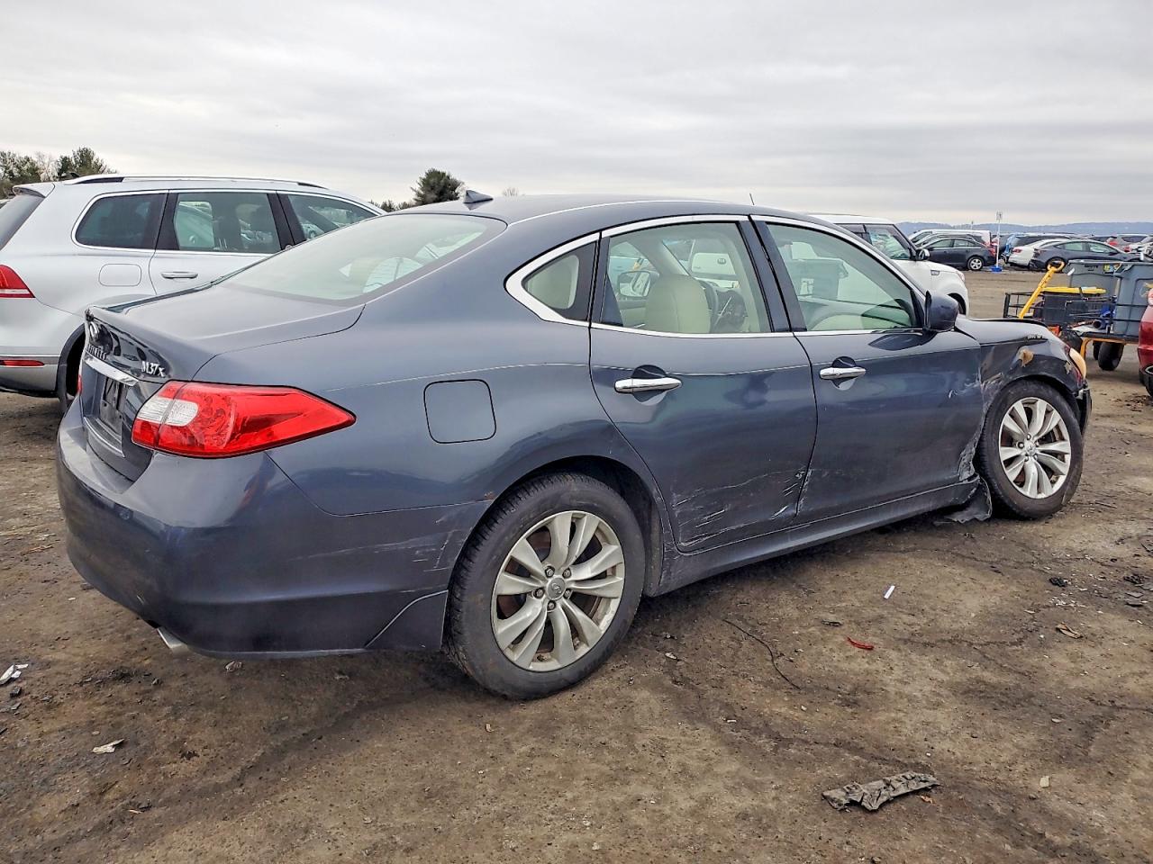 2011 INFINITI M37 X photo 5