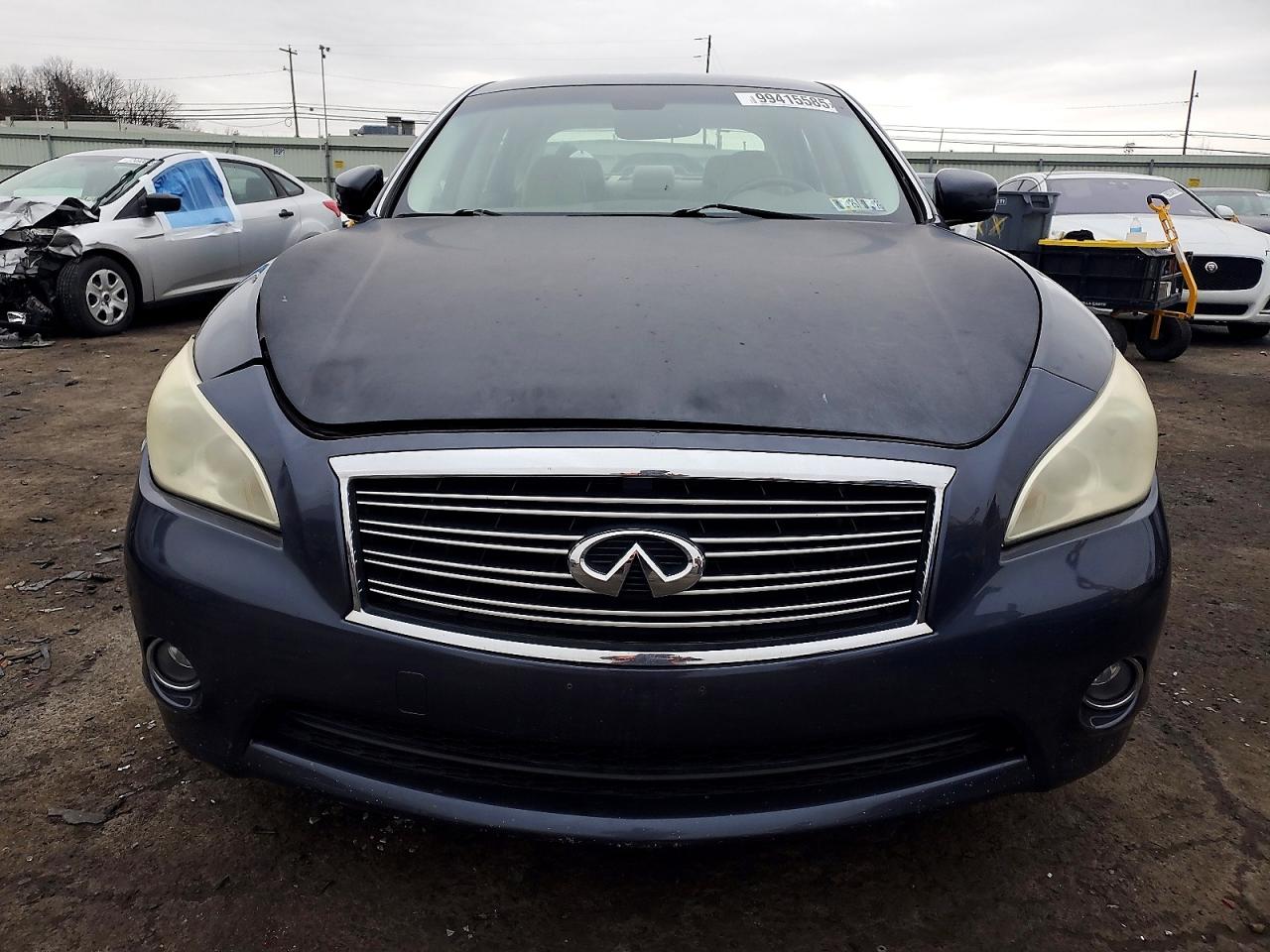 2011 INFINITI M37 X photo 9
