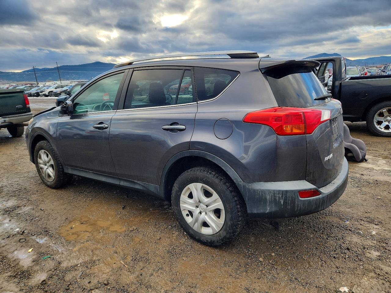 2014 TOYOTA RAV4 LE photo 2