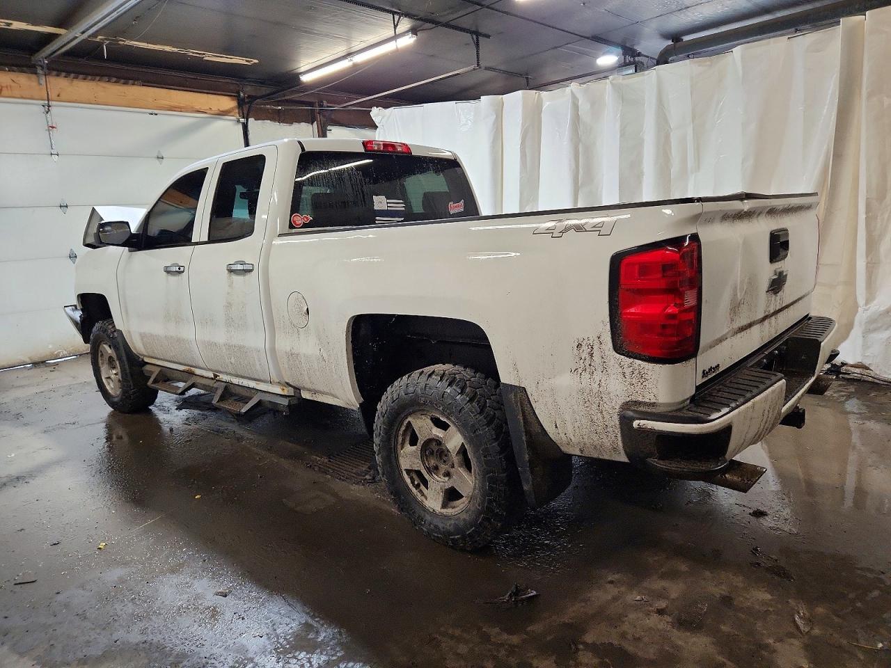 2016 CHEVROLET SILVERADO K1500 CUSTOM photo 2