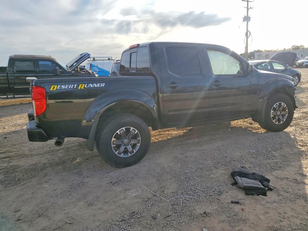 2019 NISSAN FRONTIER S photo 3