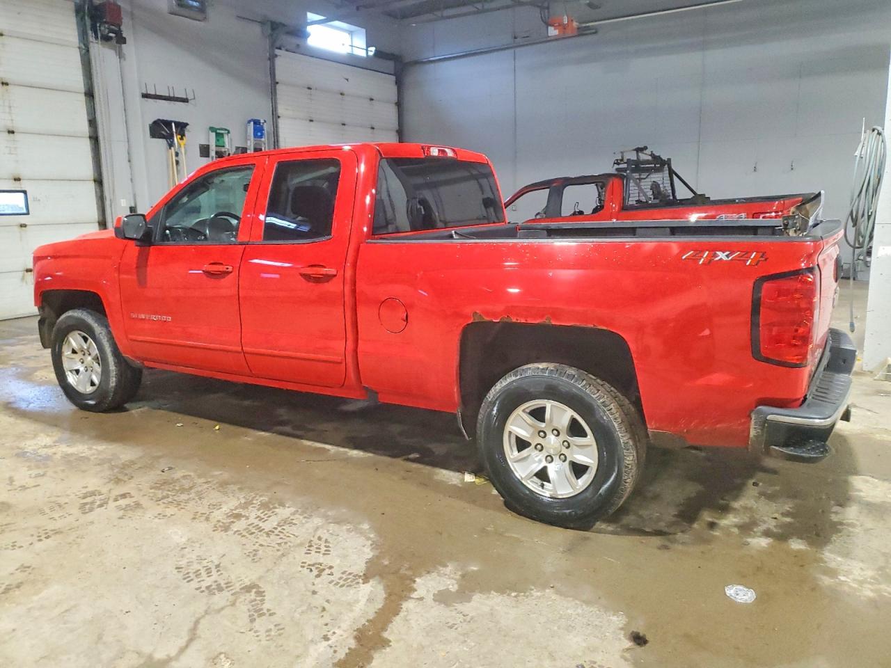 2018 CHEVROLET SILVERADO K1500 LT photo 2