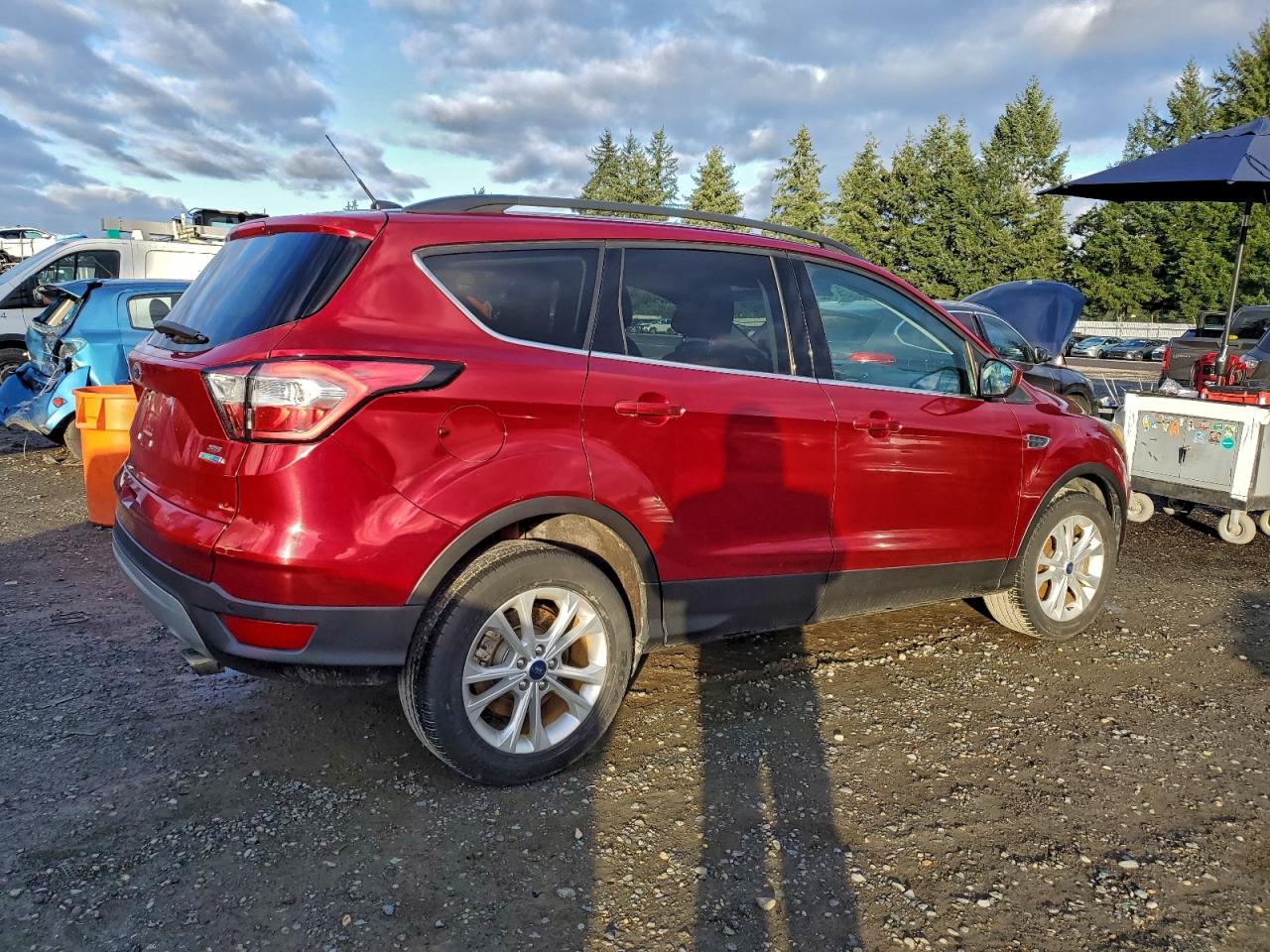 2017 FORD ESCAPE SE photo 3