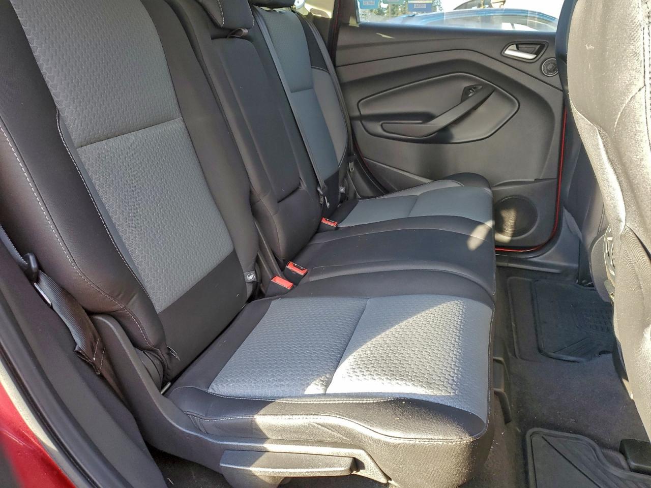 2017 FORD ESCAPE SE photo 11