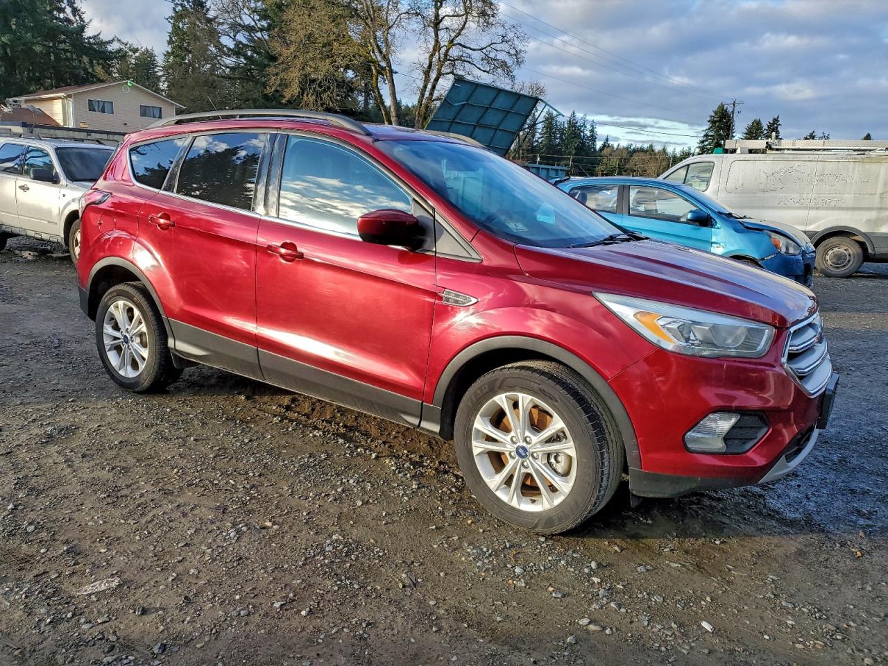 2017 FORD ESCAPE SE photo 4