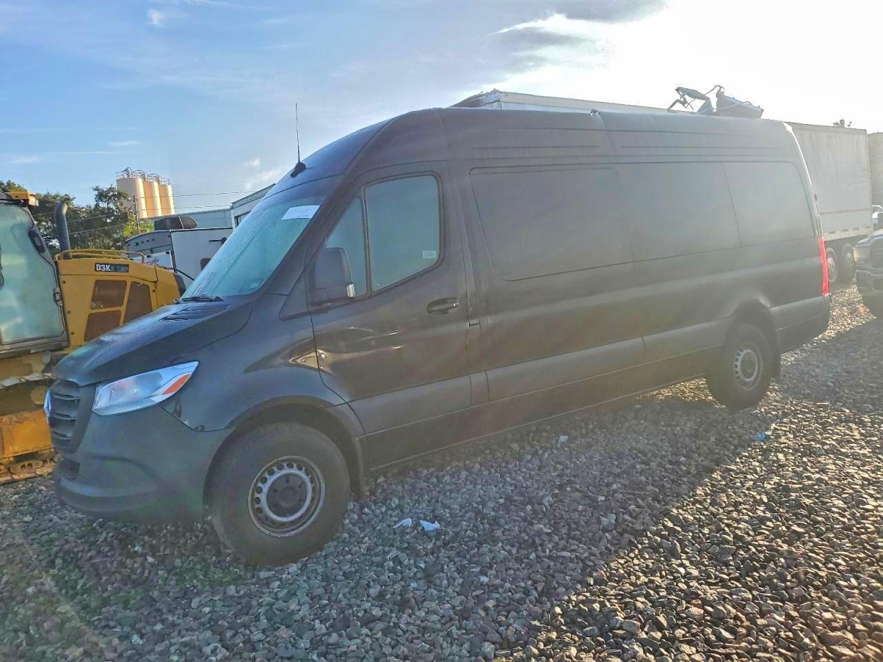 2025 MERCEDES-BENZ SPRINTER