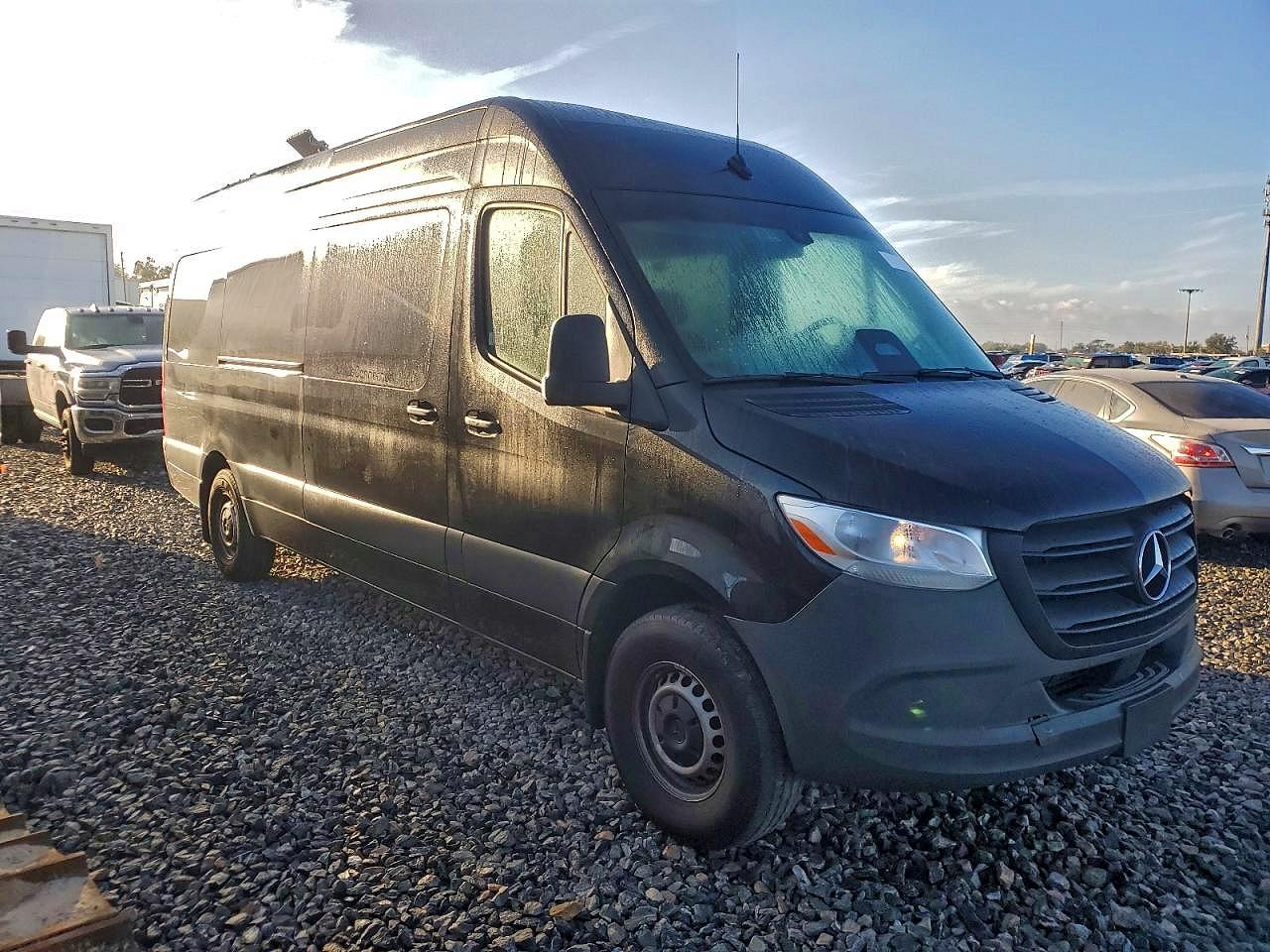 2025 MERCEDES-BENZ SPRINTER 2500 photo 4