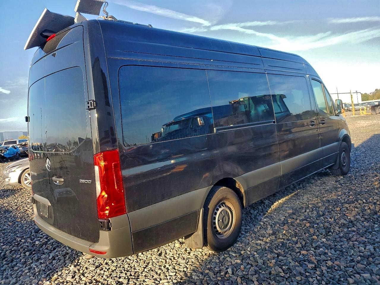 2025 MERCEDES-BENZ SPRINTER 2500 photo 3