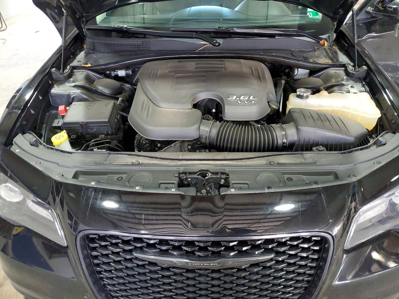 2022 CHRYSLER 300 TOURING L photo 11