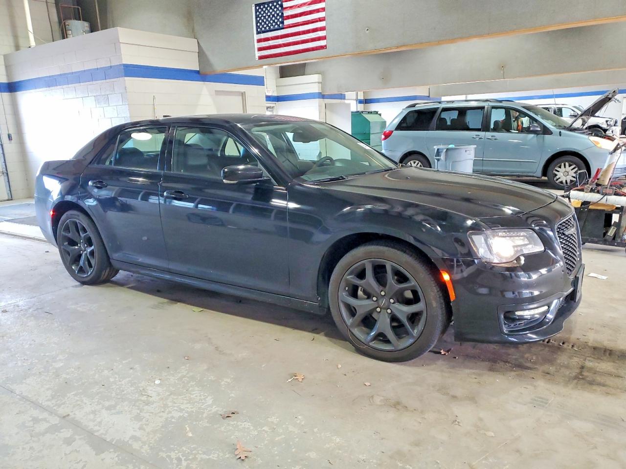 2022 CHRYSLER 300 TOURING L photo 4