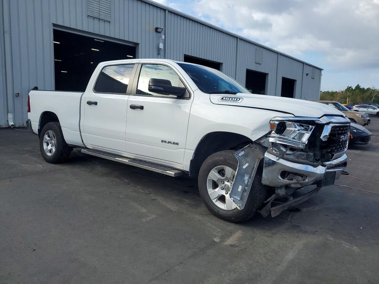 2023 RAM 1500 BIG HORN/LONE STAR photo 4
