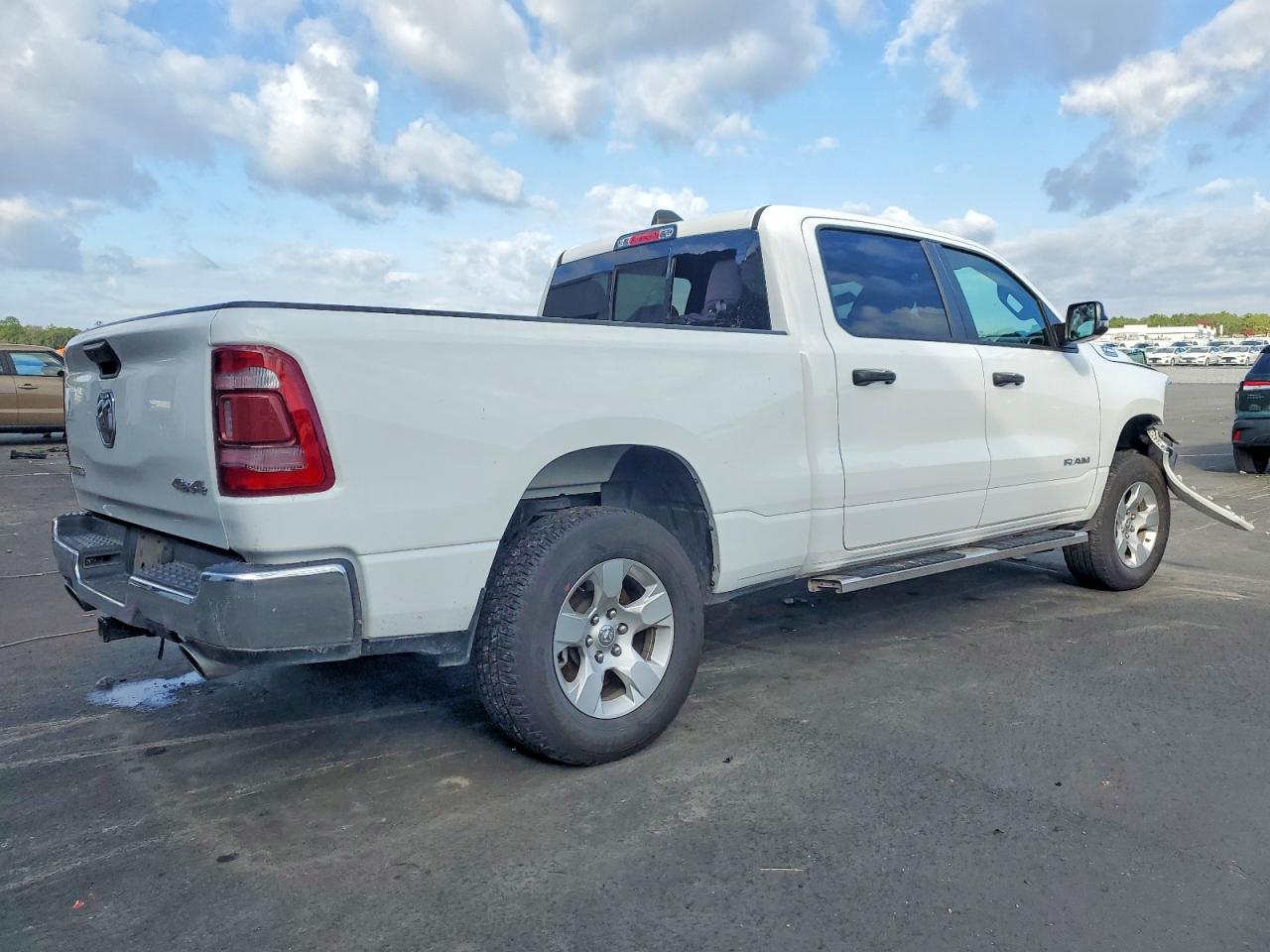 2023 RAM 1500 BIG HORN/LONE STAR photo 3