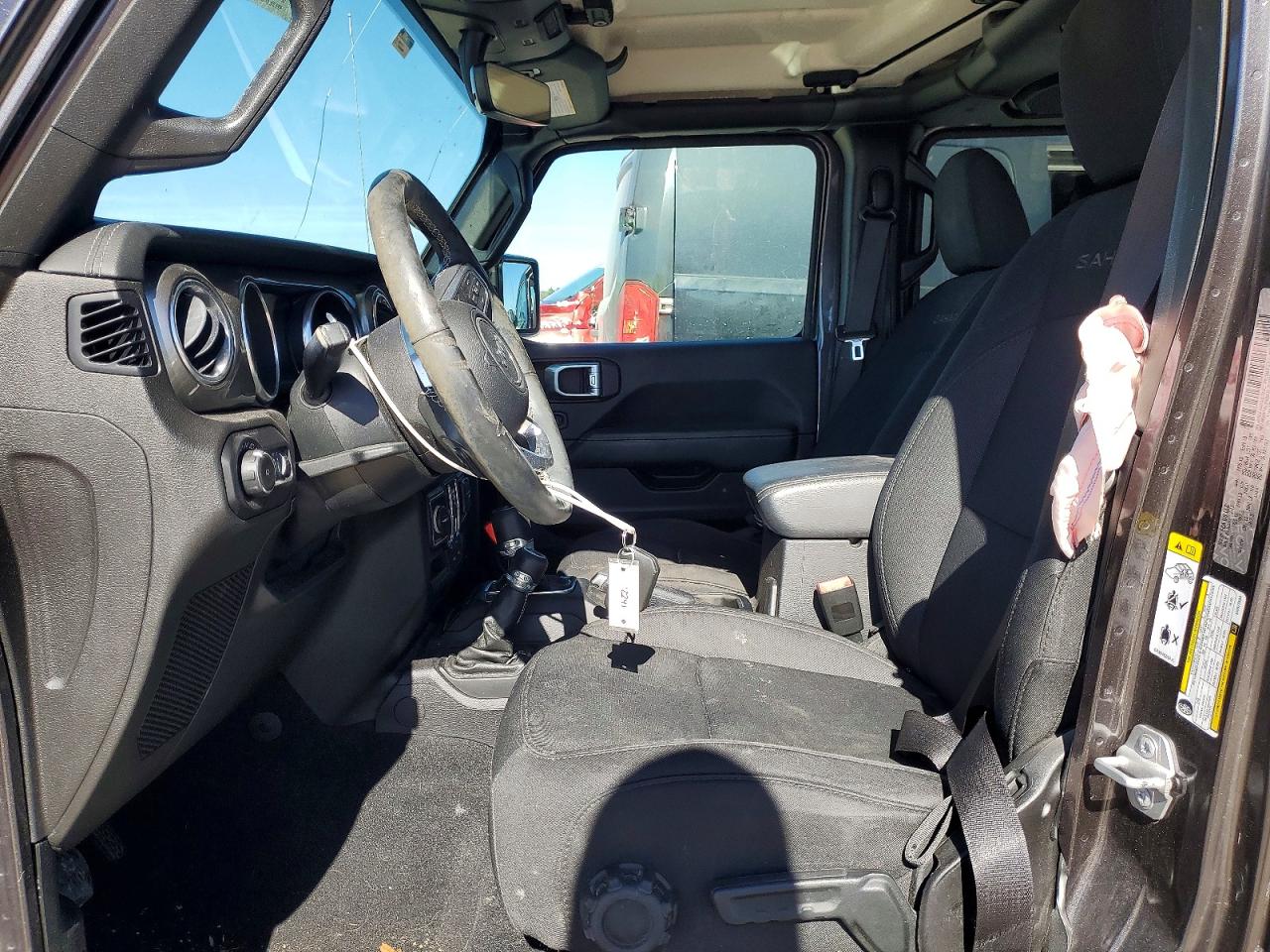 2019 JEEP WRANGLER UNLIMITED SAHARA photo 7