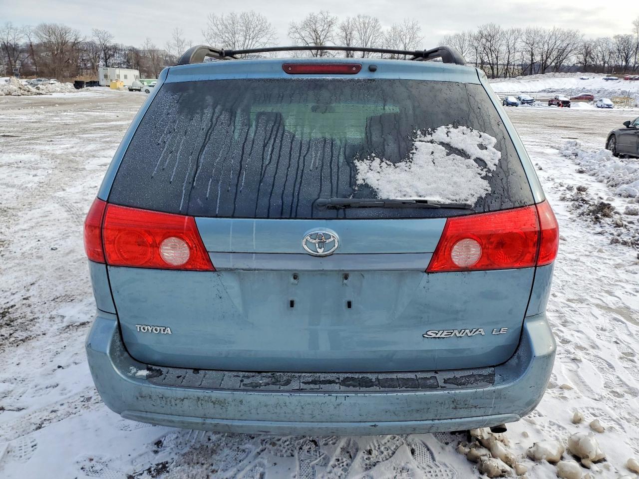 2009 TOYOTA SIENNA CE photo 6