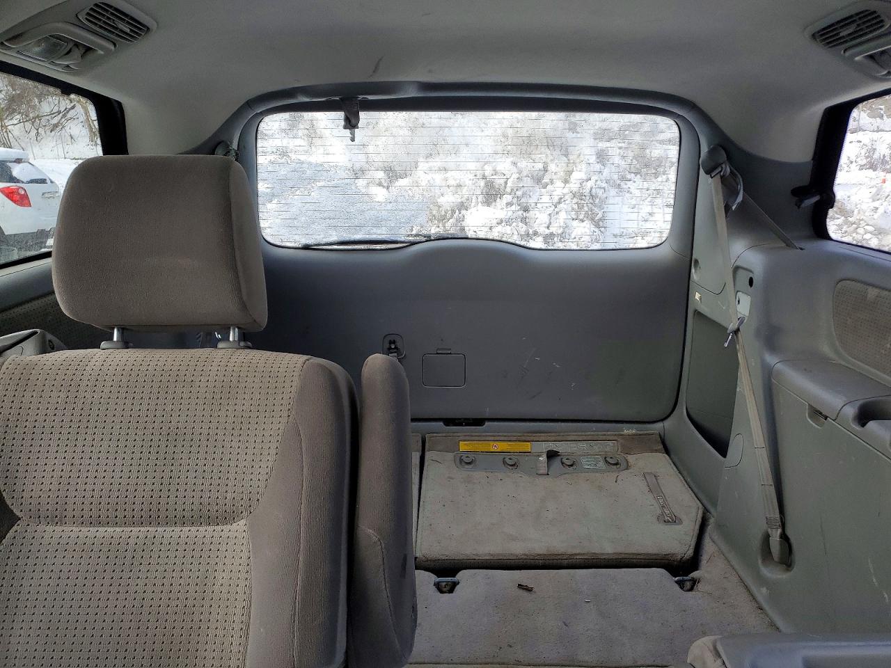 2009 TOYOTA SIENNA CE photo 10