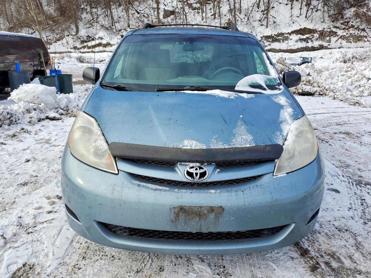 2009 TOYOTA SIENNA CE photo 5